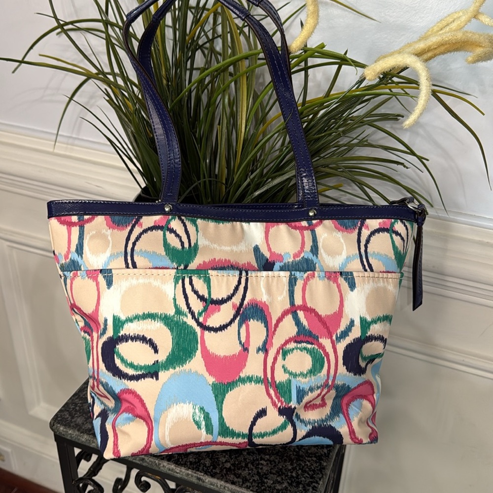 NWOT Coach Ikat Scribble Vintage Signature Top Zip Tote Purse - Picture 4 of 9
